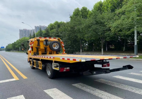 临沂道路救援:救援拖车是怎样工作的?